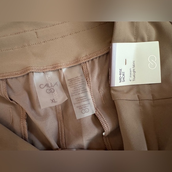 CALIA by Carrie Underwood mid rise Infinity shorts size XL- NWT - Picture 4 of 4